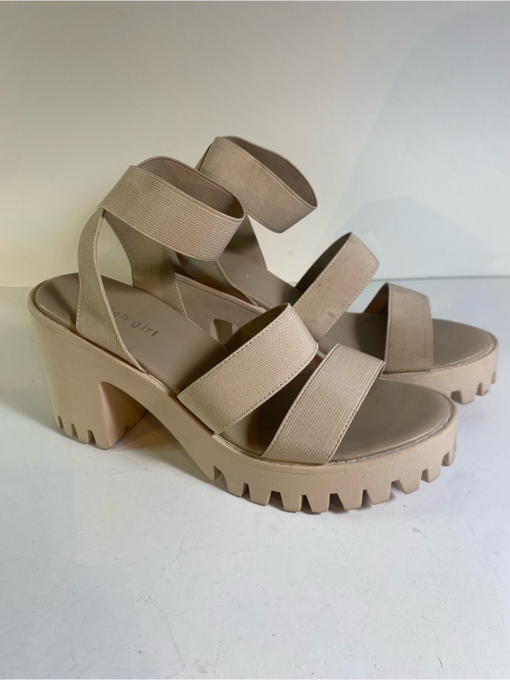 Madden Girl Temple Lug Sole Platform Fabric Strap Ankle Wrap Sandal 
Size 10